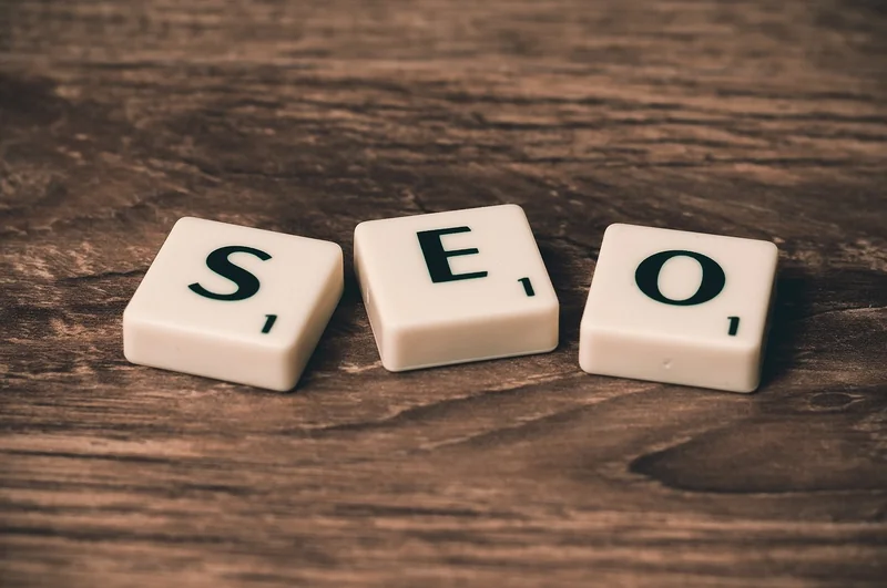 Stratégie de contenu : comment utiliser les réseaux sociaux pour tester vos thèmes SEO